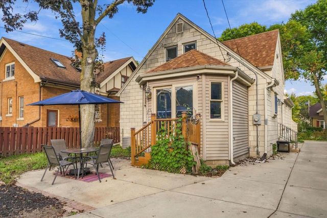 2453 N 66th STREET, Wauwatosa, WI 53213