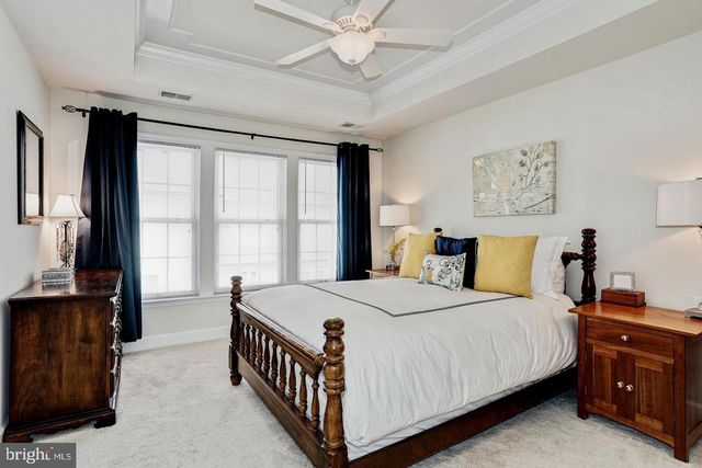 2411 HUNTINGTON PARK DR, Alexandria, VA 22303