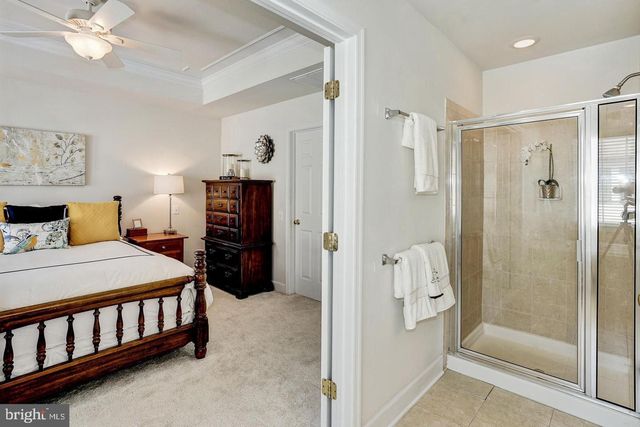 2411 HUNTINGTON PARK DR, Alexandria, VA 22303