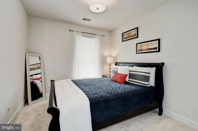 2411 HUNTINGTON PARK DR, Alexandria, VA 22303