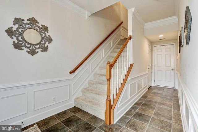 2411 HUNTINGTON PARK DR, Alexandria, VA 22303