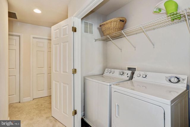 2411 HUNTINGTON PARK DR, Alexandria, VA 22303