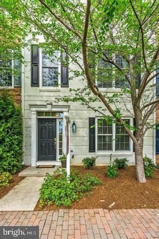 2411 HUNTINGTON PARK DR, Alexandria, VA 22303