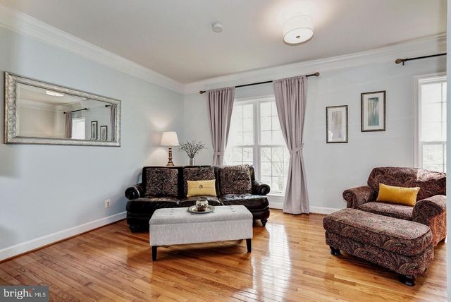 2411 HUNTINGTON PARK DR, Alexandria, VA 22303