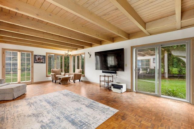 825 Lone Tree ROAD, Elm Grove, WI 53122