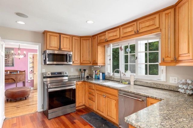 825 Lone Tree ROAD, Elm Grove, WI 53122