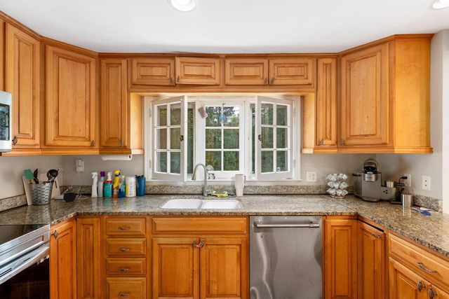 825 Lone Tree ROAD, Elm Grove, WI 53122