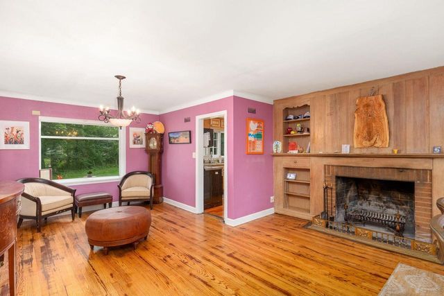 825 Lone Tree ROAD, Elm Grove, WI 53122