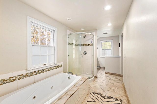 825 Lone Tree ROAD, Elm Grove, WI 53122