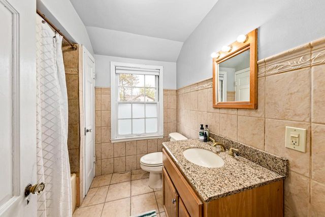 825 Lone Tree ROAD, Elm Grove, WI 53122