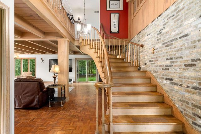 825 Lone Tree ROAD, Elm Grove, WI 53122