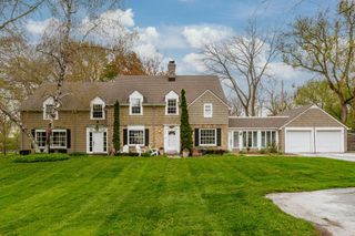825 Lone Tree ROAD, Elm Grove, WI 53122