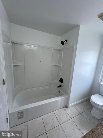 186 CRUM CREEK DR, Woodlyn, PA 19094