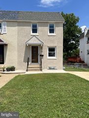 186 CRUM CREEK DR, Woodlyn, PA 19094