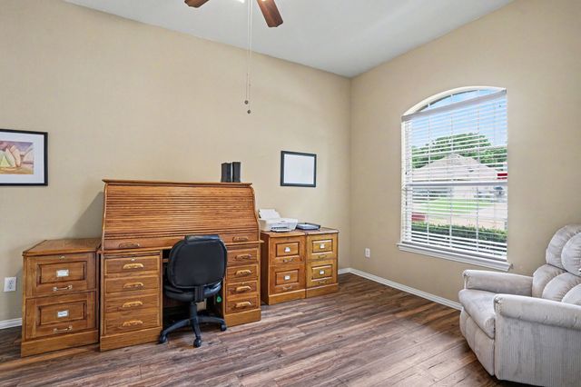 2801 Warwick Drive, Corinth, TX 76210