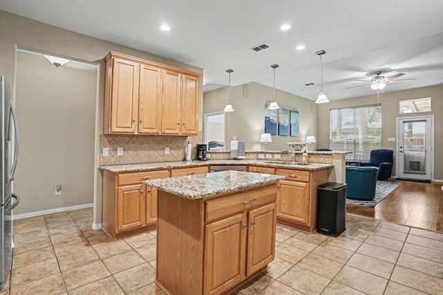 2801 Warwick Drive, Corinth, TX 76210