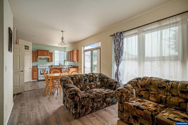 1725 Neota St NE, Salem, OR 97301