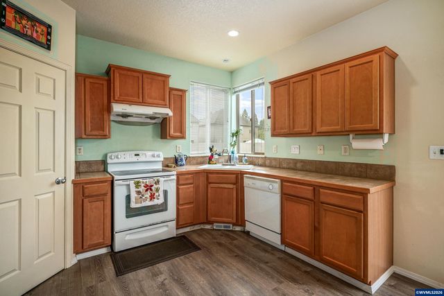 1725 Neota St NE, Salem, OR 97301