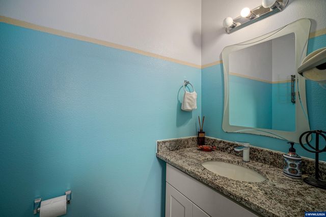 1725 Neota St NE, Salem, OR 97301