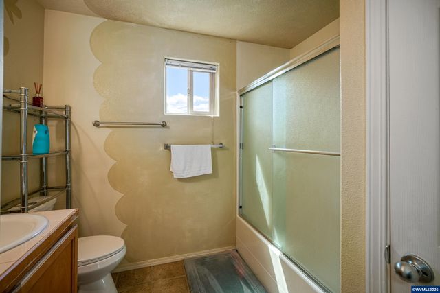 1725 Neota St NE, Salem, OR 97301