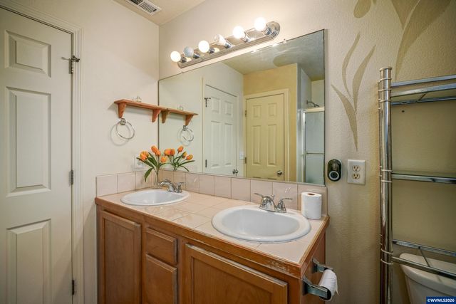 1725 Neota St NE, Salem, OR 97301