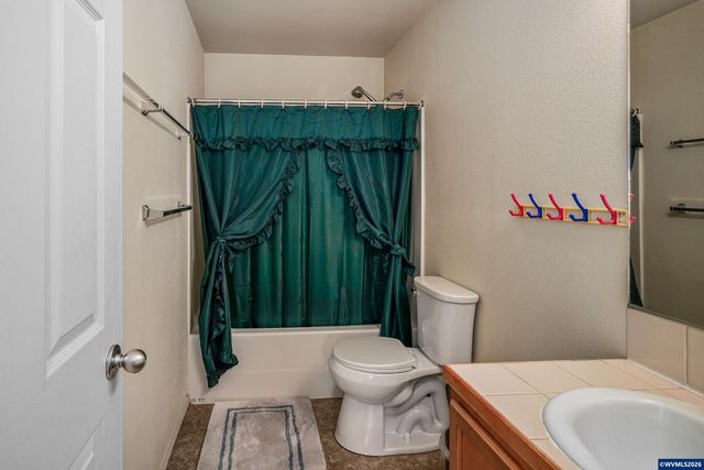 1725 Neota St NE, Salem, OR 97301