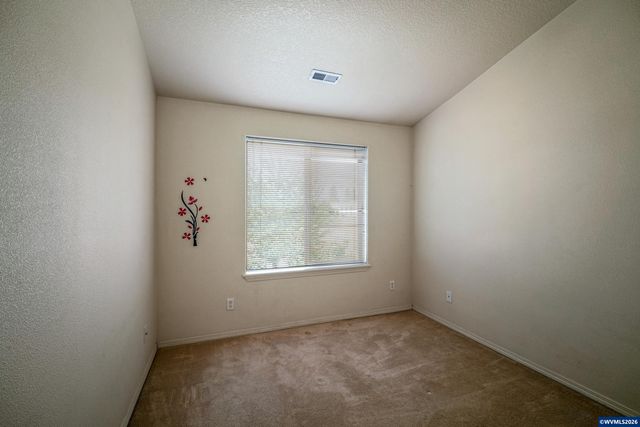 1725 Neota St NE, Salem, OR 97301