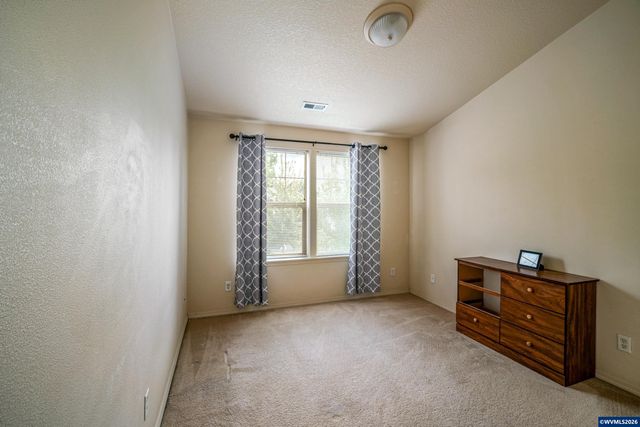 1725 Neota St NE, Salem, OR 97301