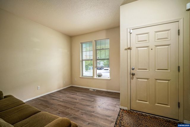1725 Neota St NE, Salem, OR 97301