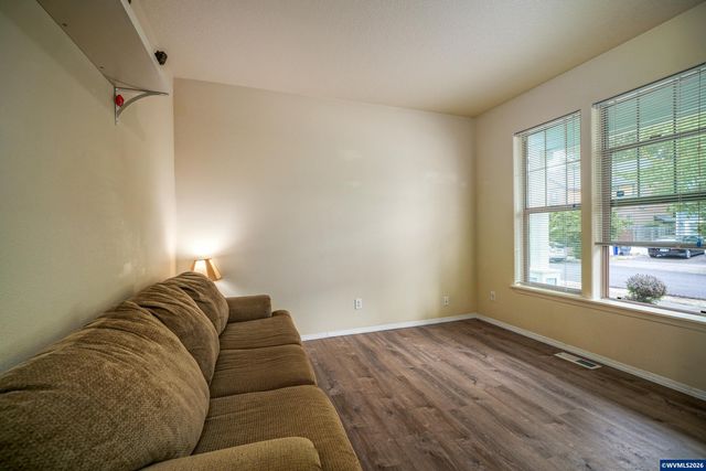 1725 Neota St NE, Salem, OR 97301