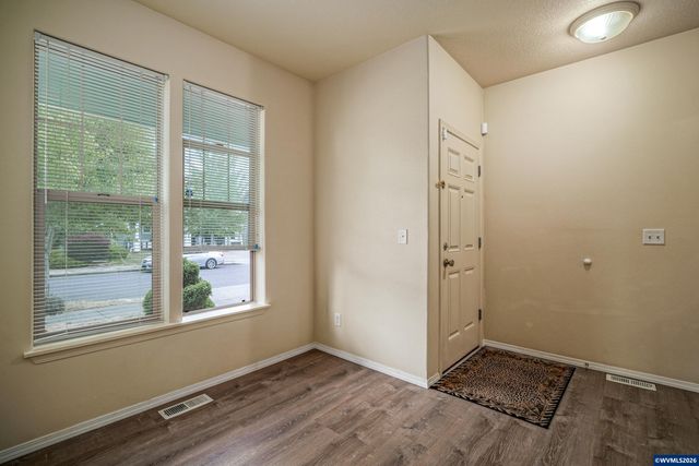 1725 Neota St NE, Salem, OR 97301