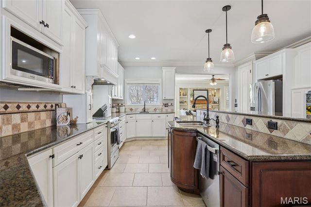 1002 Chesterfield Forest Drive, Wildwood, MO 63005