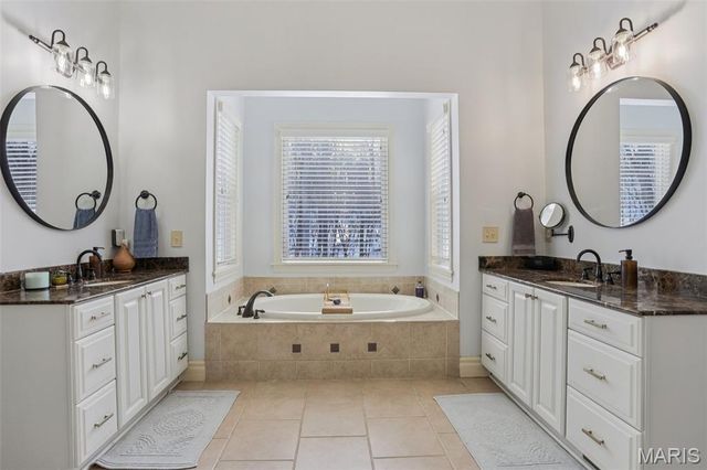 1002 Chesterfield Forest Drive, Wildwood, MO 63005