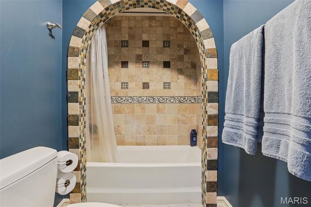 1002 Chesterfield Forest Drive, Wildwood, MO 63005