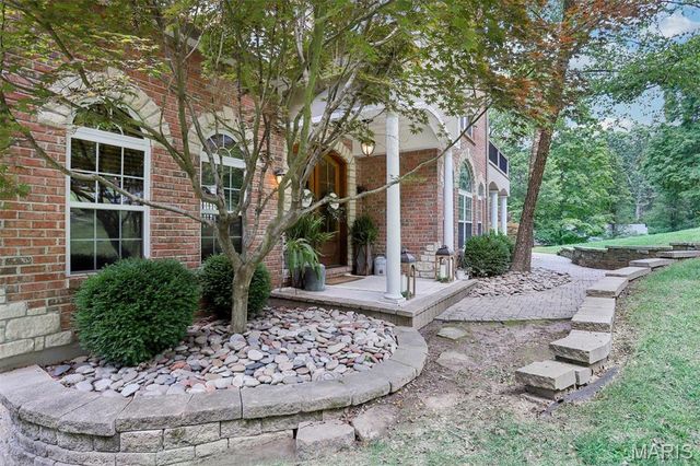 1002 Chesterfield Forest Drive, Wildwood, MO 63005