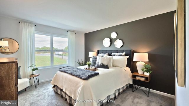 30 N CONIFER DR, Elizabethtown, PA 17022