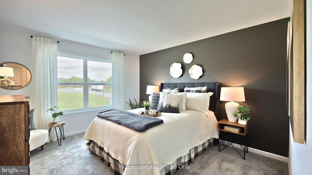 Image 13 of property listing at 30 N CONIFER DR, Elizabethtown, PA 17022