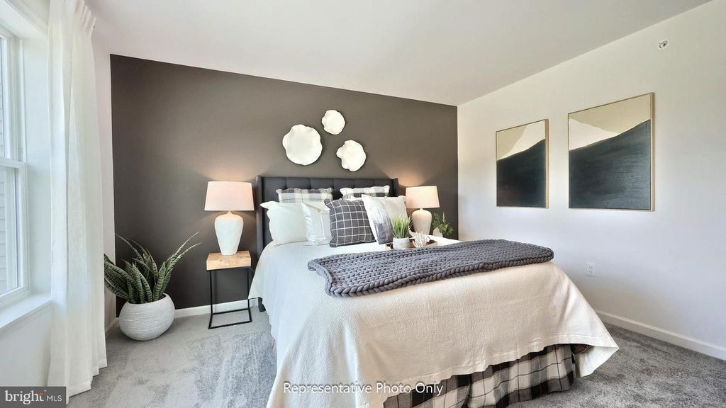 Image 14 of property listing at 30 N CONIFER DR, Elizabethtown, PA 17022