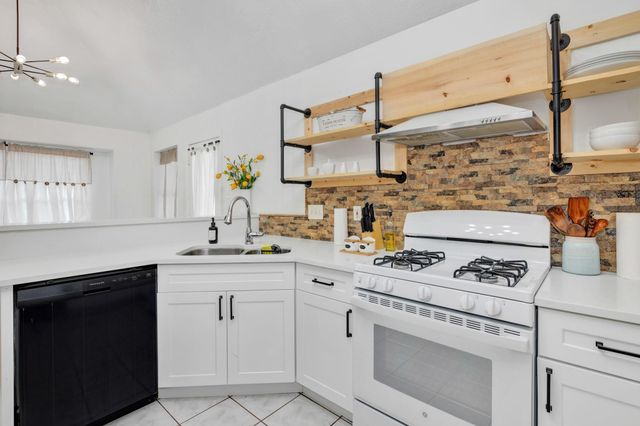 8222 Viny Ridge Drive, Houston, TX 77083