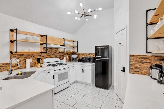 8222 Viny Ridge Drive, Houston, TX 77083