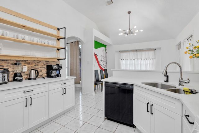 8222 Viny Ridge Drive, Houston, TX 77083