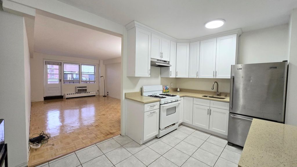 160-10 89 Avenue 9A, Jamaica, NY 11432