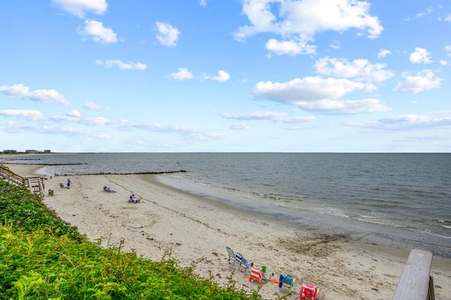 12 Wyndemere Bluffs Road, Harwich Port, MA 02646