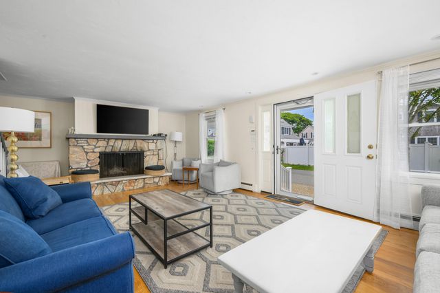12 Wyndemere Bluffs Road, Harwich Port, MA 02646