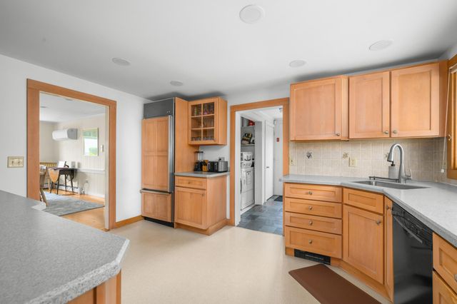 12 Wyndemere Bluffs Road, Harwich Port, MA 02646