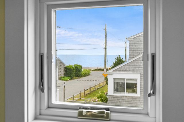 12 Wyndemere Bluffs Road, Harwich Port, MA 02646