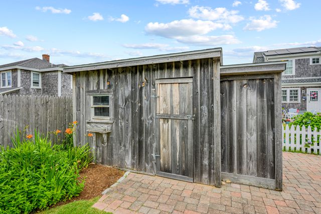 12 Wyndemere Bluffs Road, Harwich Port, MA 02646