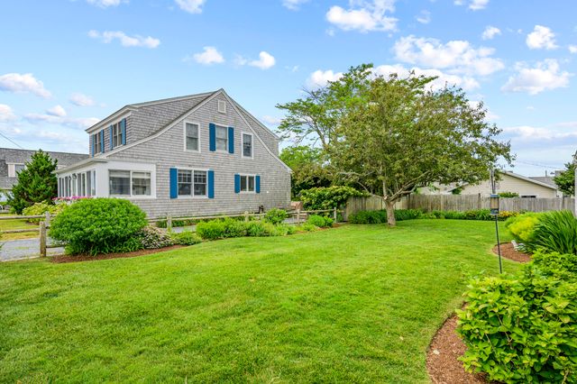 12 Wyndemere Bluffs Road, Harwich Port, MA 02646
