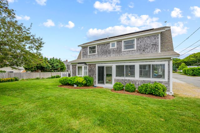 12 Wyndemere Bluffs Road, Harwich Port, MA 02646