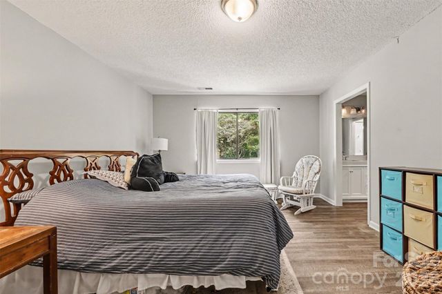 611 Mattingwood Drive, Charlotte, NC 28270